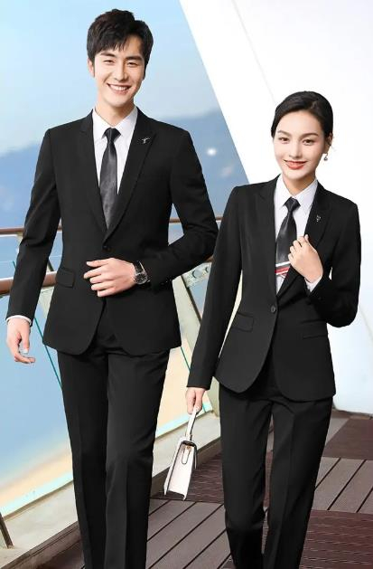 人們選擇西服定制的原因有很多，以下是一些可能的原因：